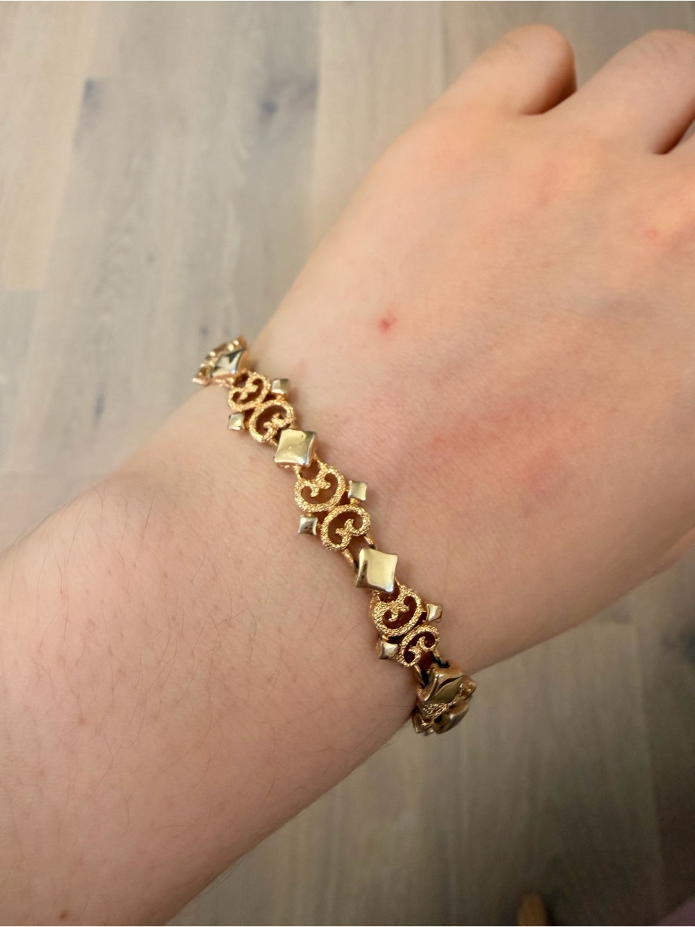 Avon Gold-Tone Filigree Link Bracelet - Picture 4 of 4